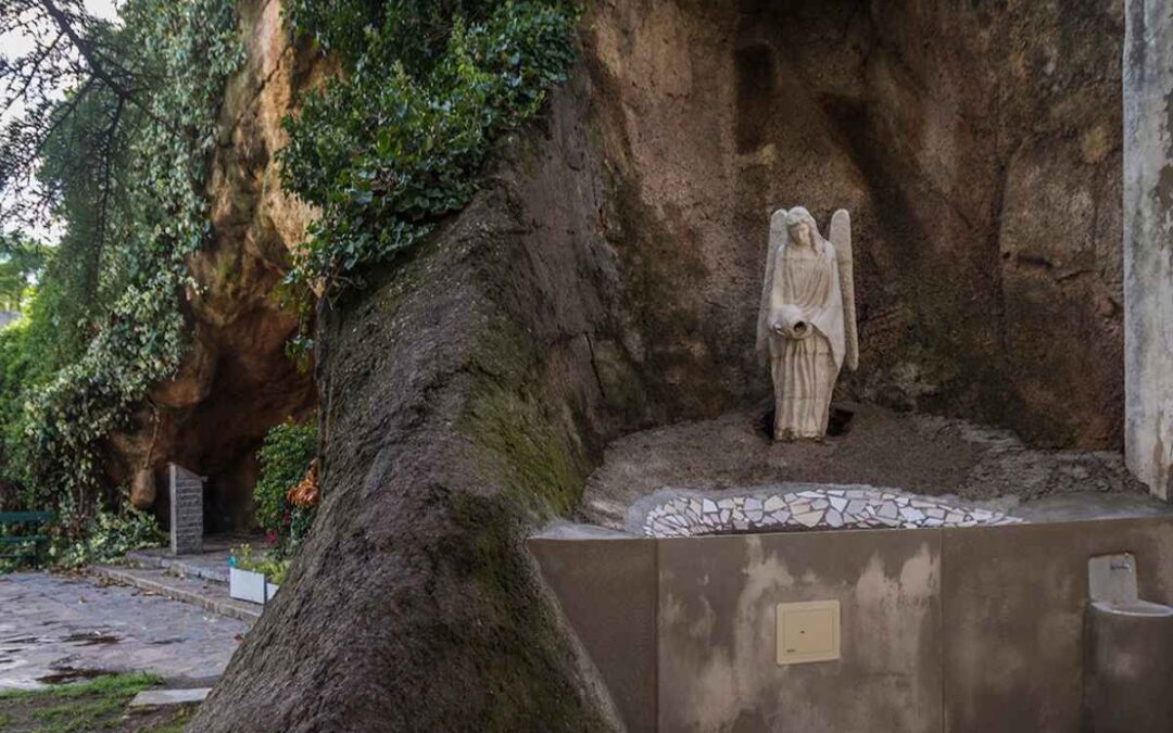 Gruta Nuestra Señora de Lourdes