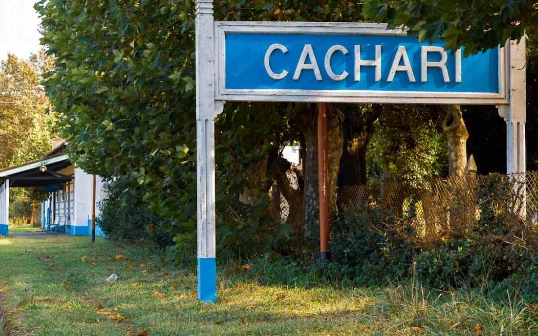 CACHARÍ: SALAMONE, CAMPING Y EL RECUERDO DEL TREN